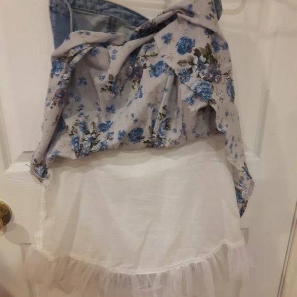 HOST PICK 🌸Blanco vintage Denim floral Dress🌸 - Picture 9 of 13